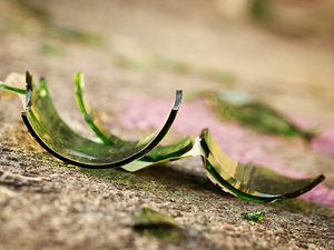 cacos-garrafa-vidro-cerveja-rua1